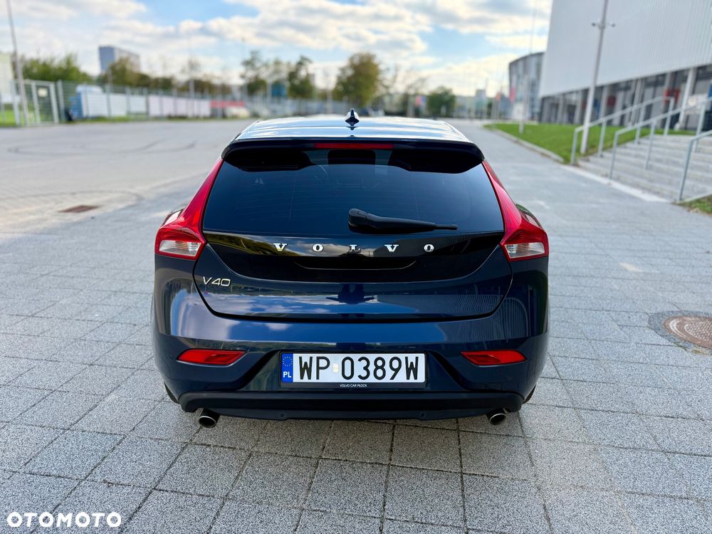 Volvo V40 D4 Momentum - 4