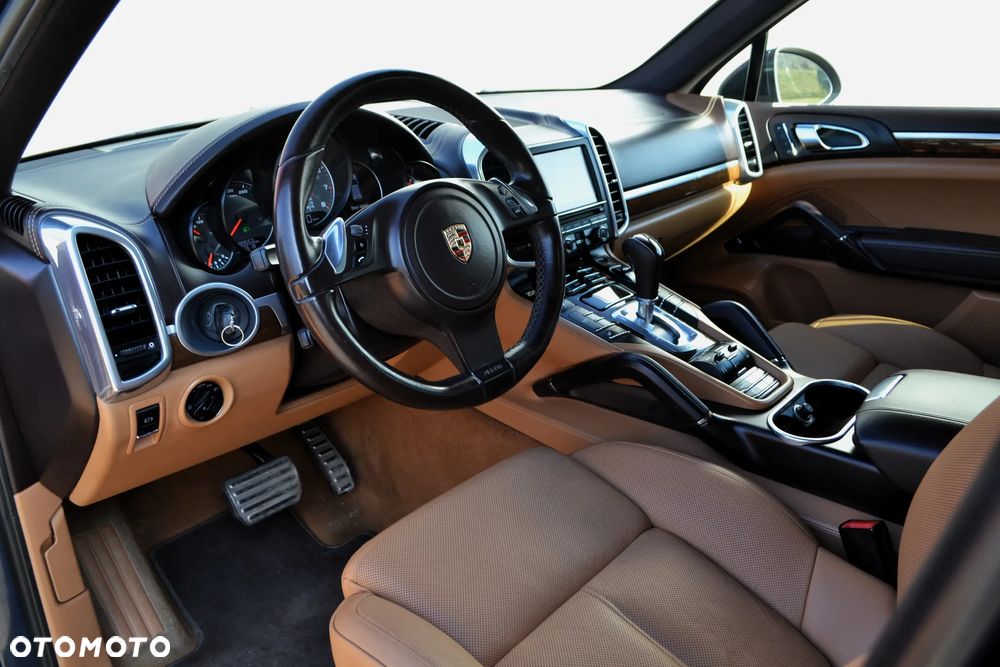 Porsche Cayenne - 5