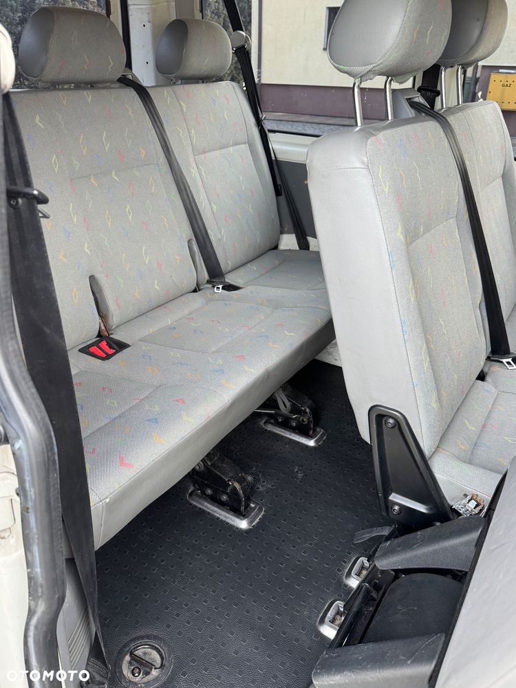 Volkswagen Transporter - 22