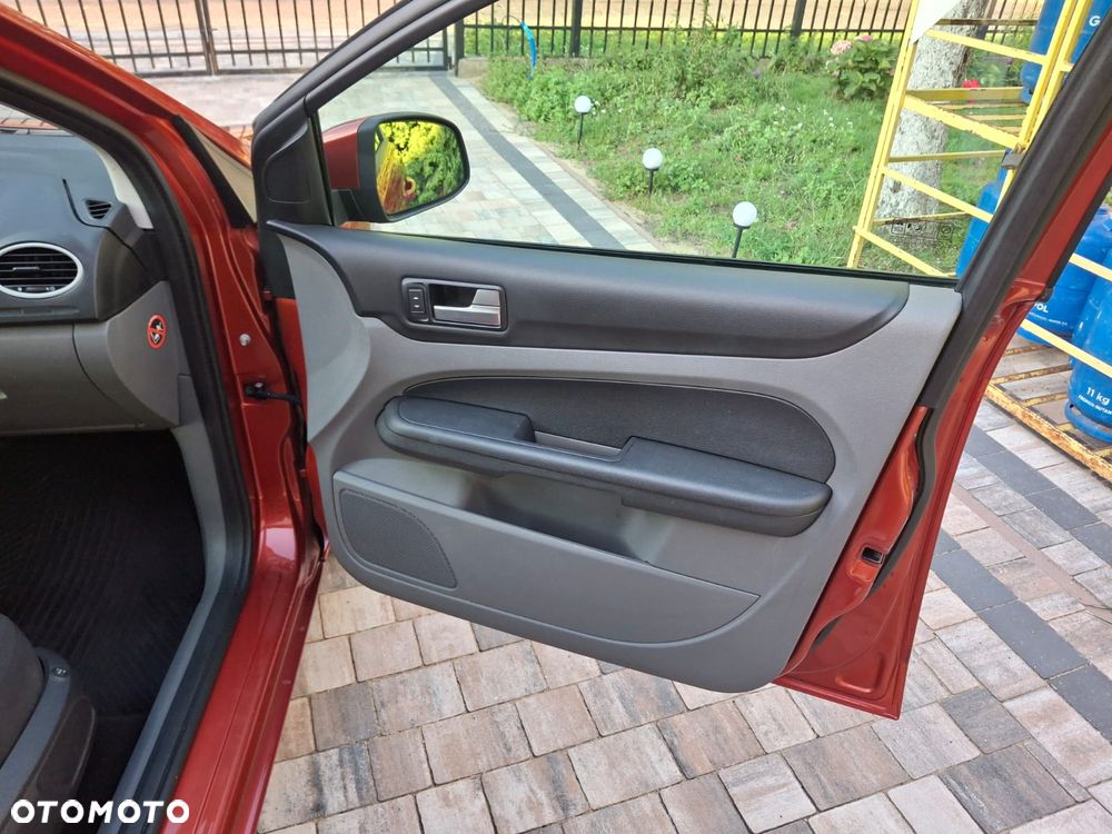 Ford Focus 1.6 16V Connection - 22