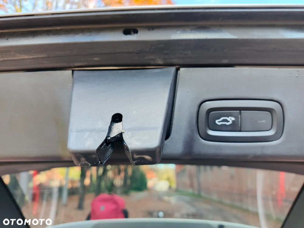 Volvo V90 D5 AWD Momentum - 29