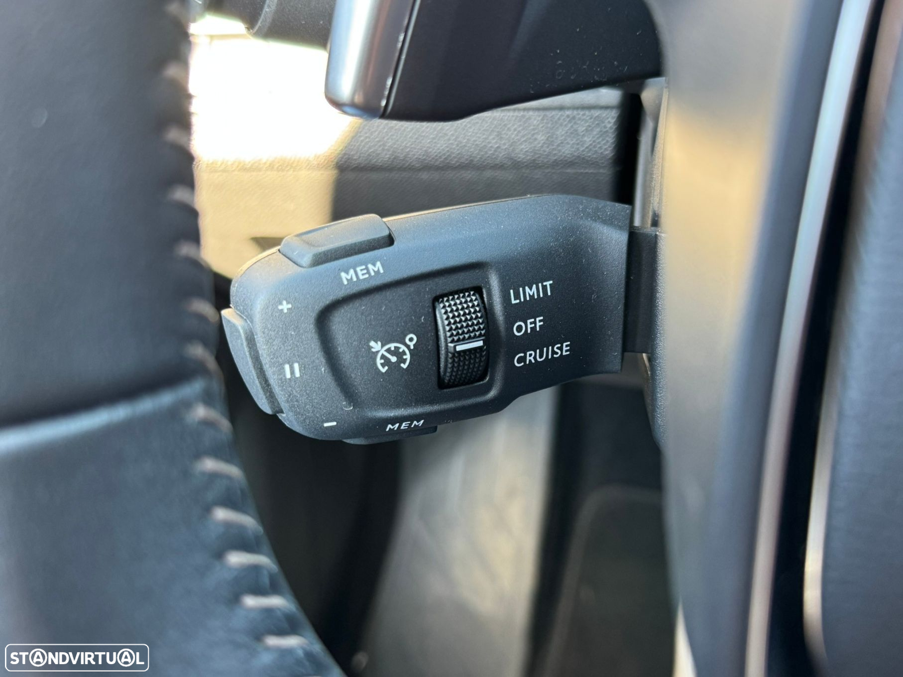 Peugeot 3008 1.6 Hybrid Allure e-EAT8 - 32