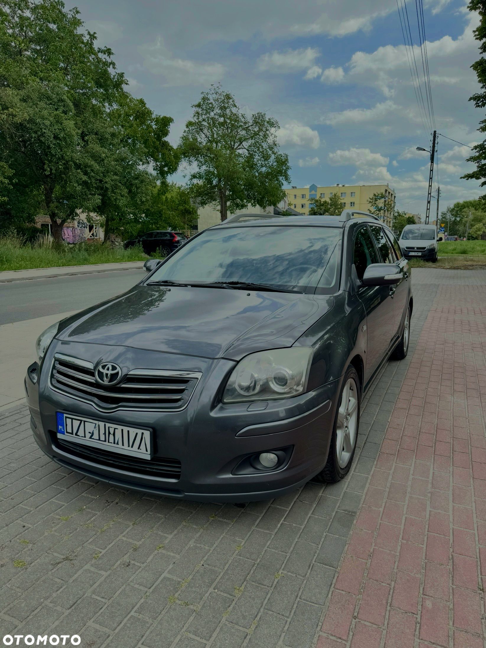 Toyota Avensis - 1