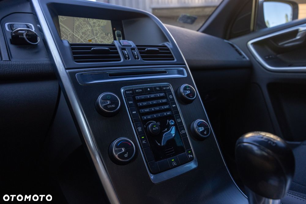 Volvo XC 60 D3 Momentum - 9