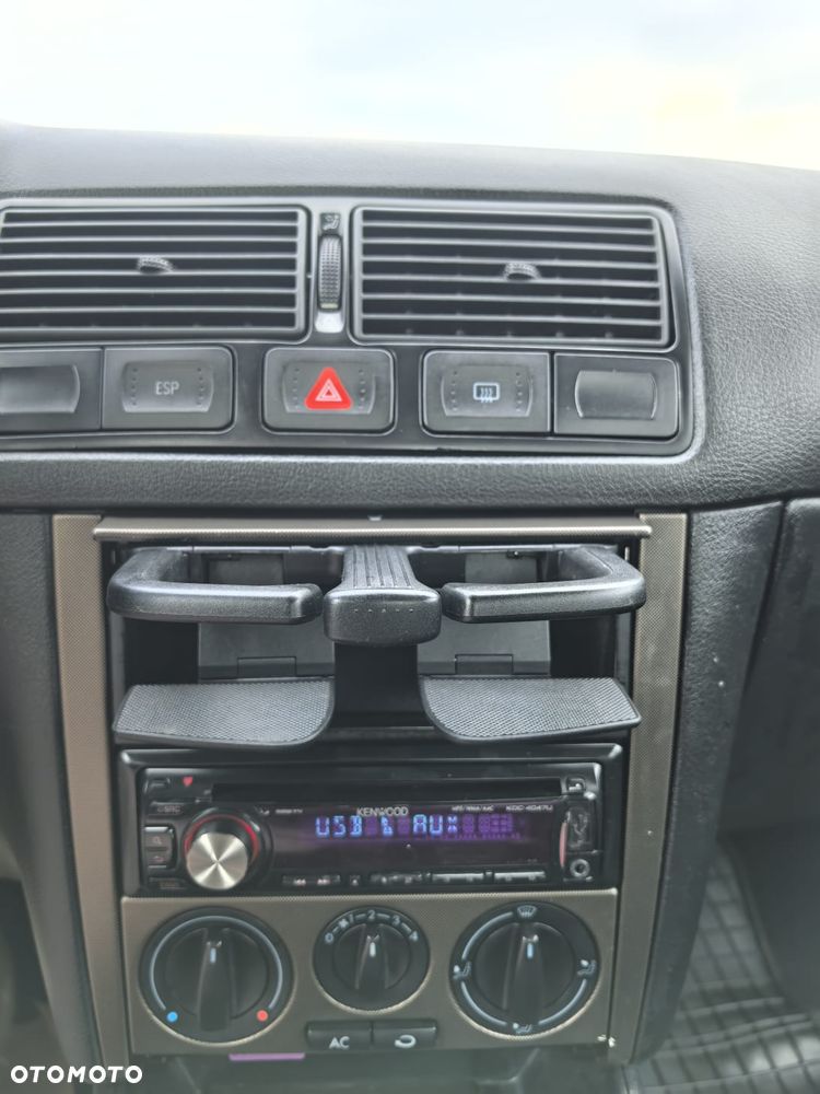 Volkswagen Bora 1.9 TDI Comfortline - 22