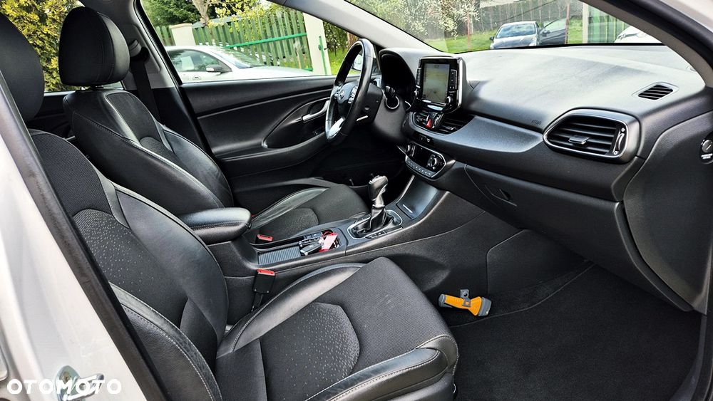 Hyundai i30 1.4 T-GDI Premiere Luxury - 36