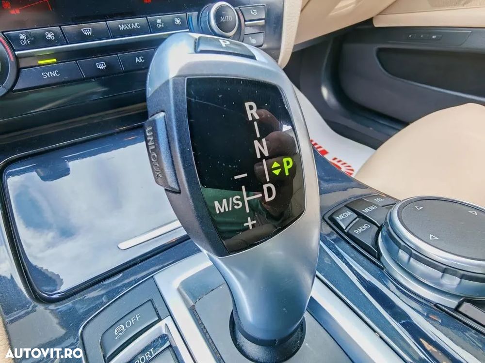 BMW Seria 5 525d Sport-Aut. - 13