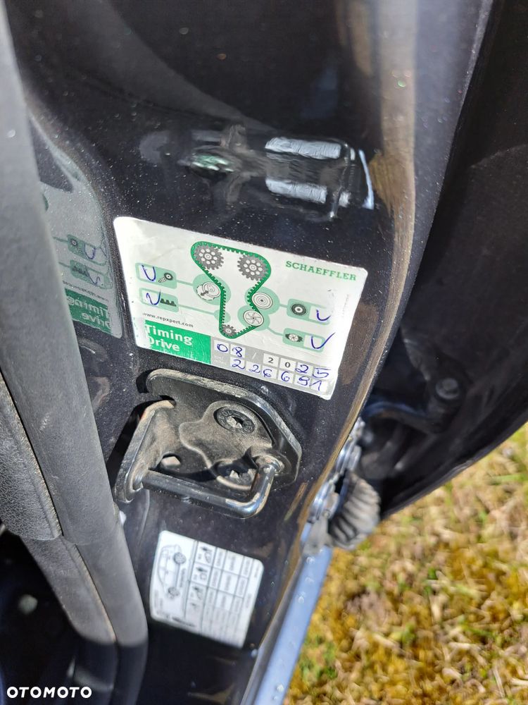 Ford Focus C-Max 1.8 TDCi Ghia - 11