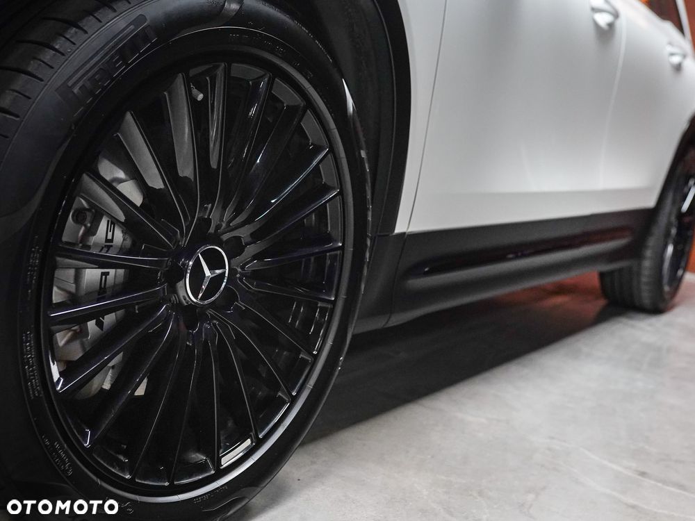 Mercedes-Benz GLB - 8