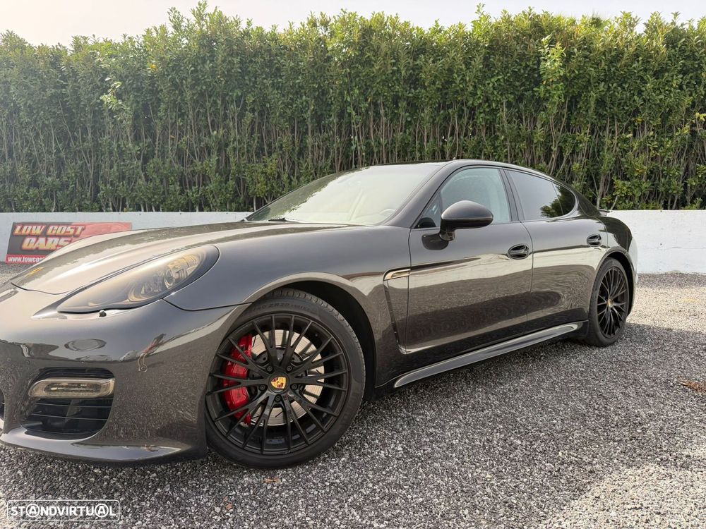 Porsche Panamera Turbo PDK - 35