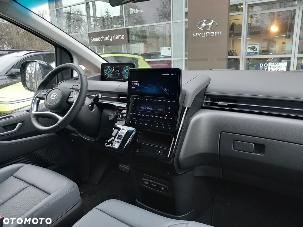 Hyundai Staria 1.6 T-GDI HEV Smart VIP - 11