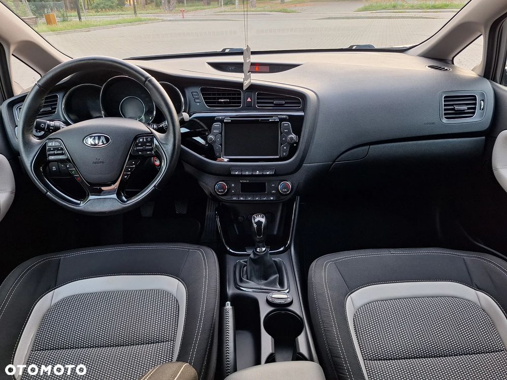 Kia Ceed 1.6 GDI ISG Platinum Edition - 7