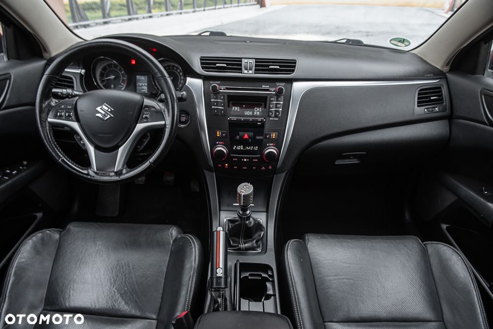 Suzuki Kizashi 2.4 Sport - 16