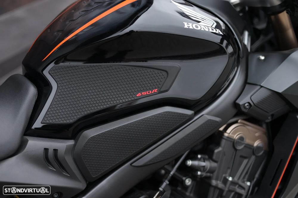 Honda CBR 650R - 12
