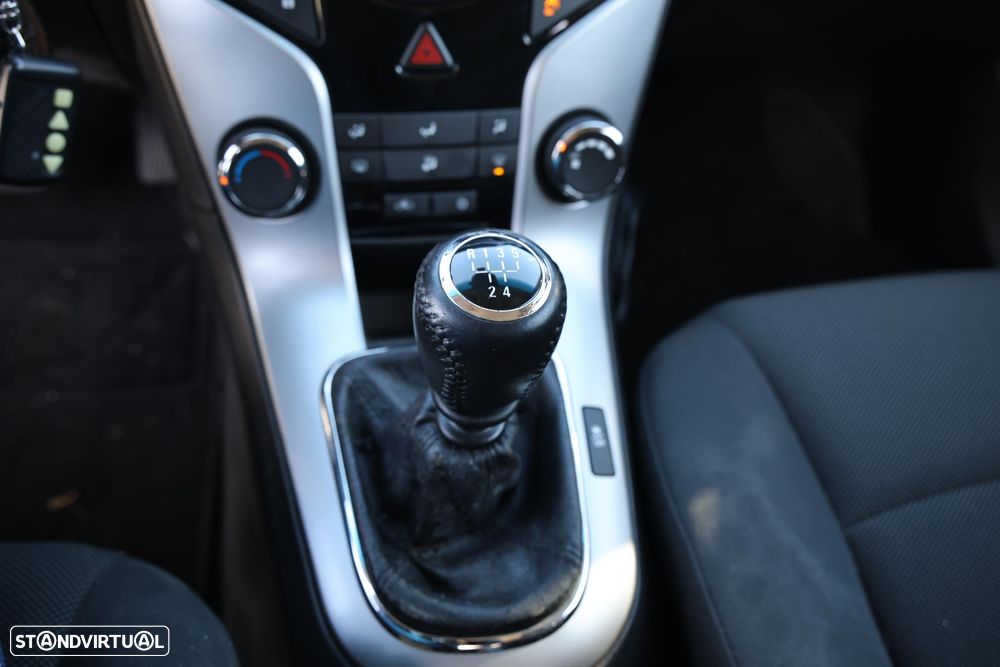 Chevrolet Cruze 1.6 LT - 19