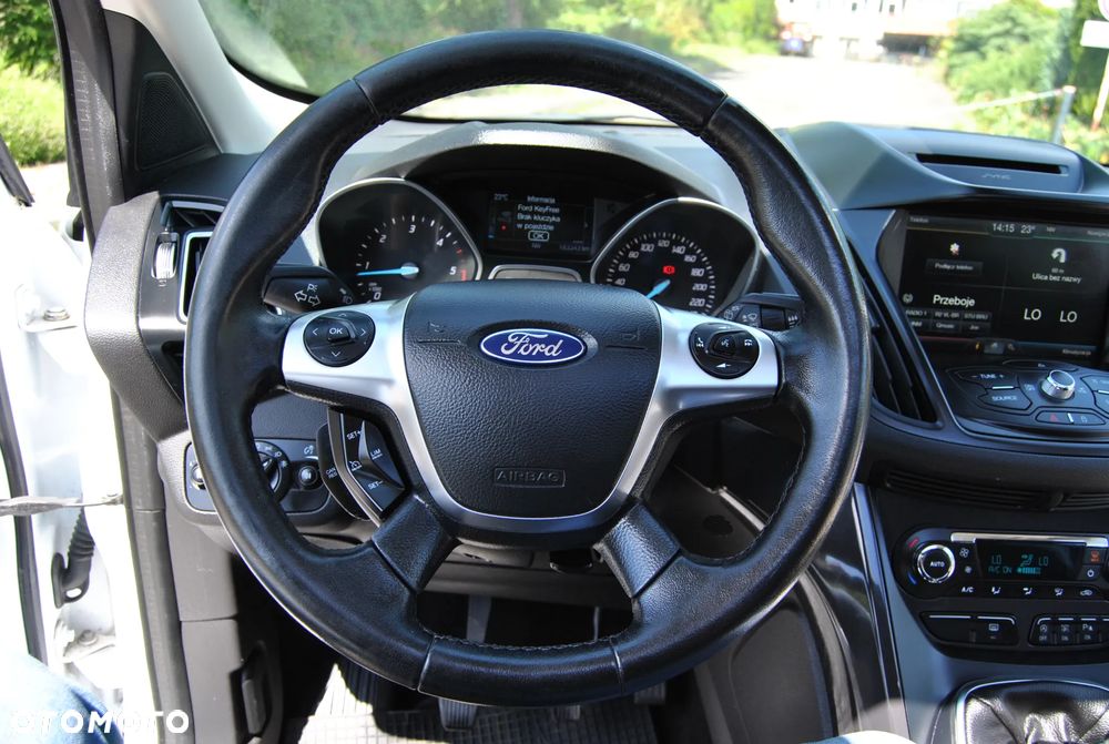 Ford Kuga 2.0 TDCi 2x4 Titanium - 17