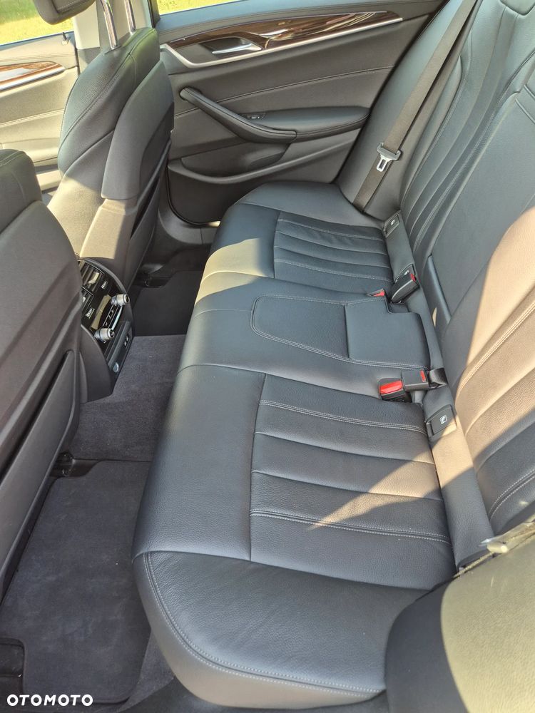 BMW Seria 5 530i xDrive Luxury Line - 12