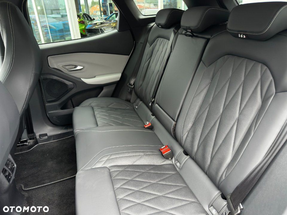 Ford Explorer - 26