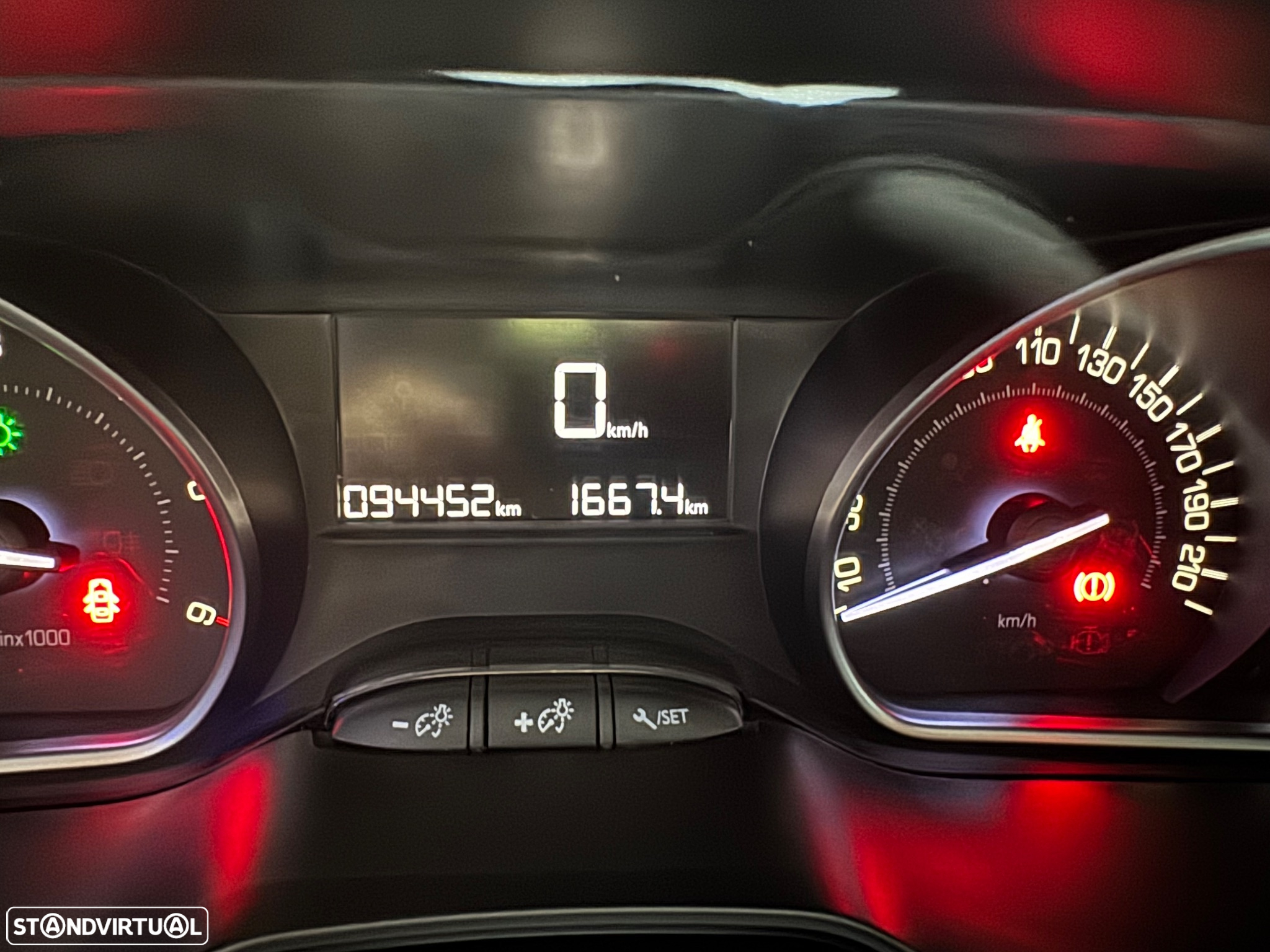 Peugeot 208 1.6 BlueHDi Style - 6
