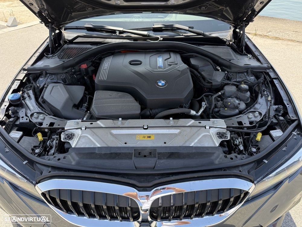 BMW 320 e Touring Line Sport Auto - 36