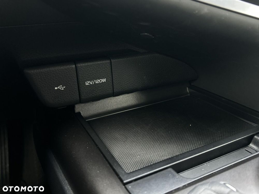 Toyota Camry 2.5 Hybrid Comfort CVT - 21