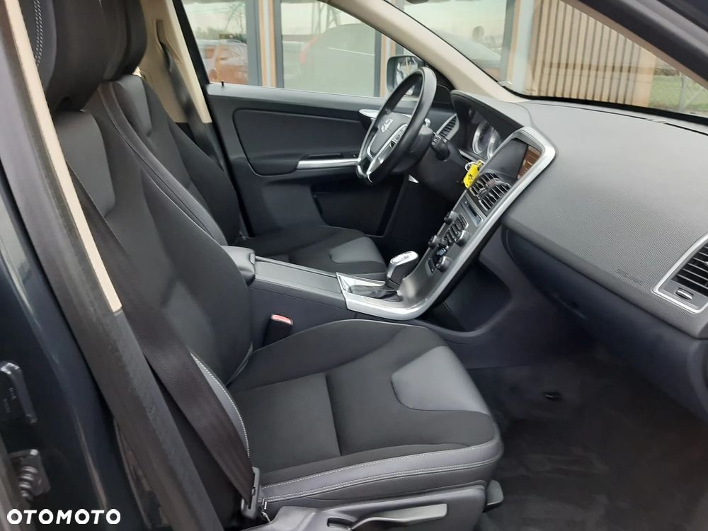 Volvo XC 60 D3 Geartronic Momentum - 17