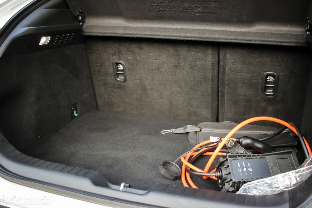 Mazda MX-30 e-SKYACTIV Excellence - 8