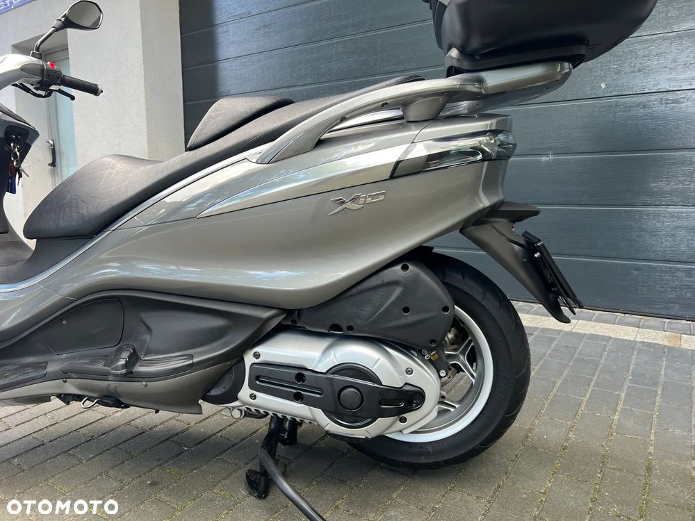Piaggio X10 - 17