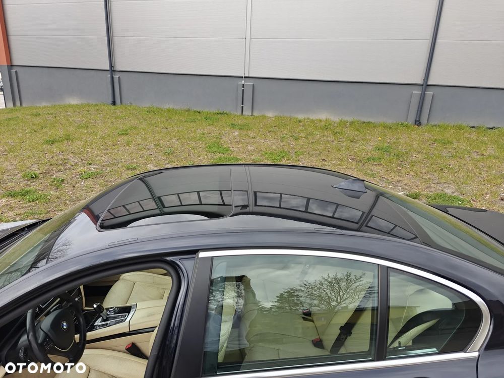 BMW Seria 7 740d xDrive - 34