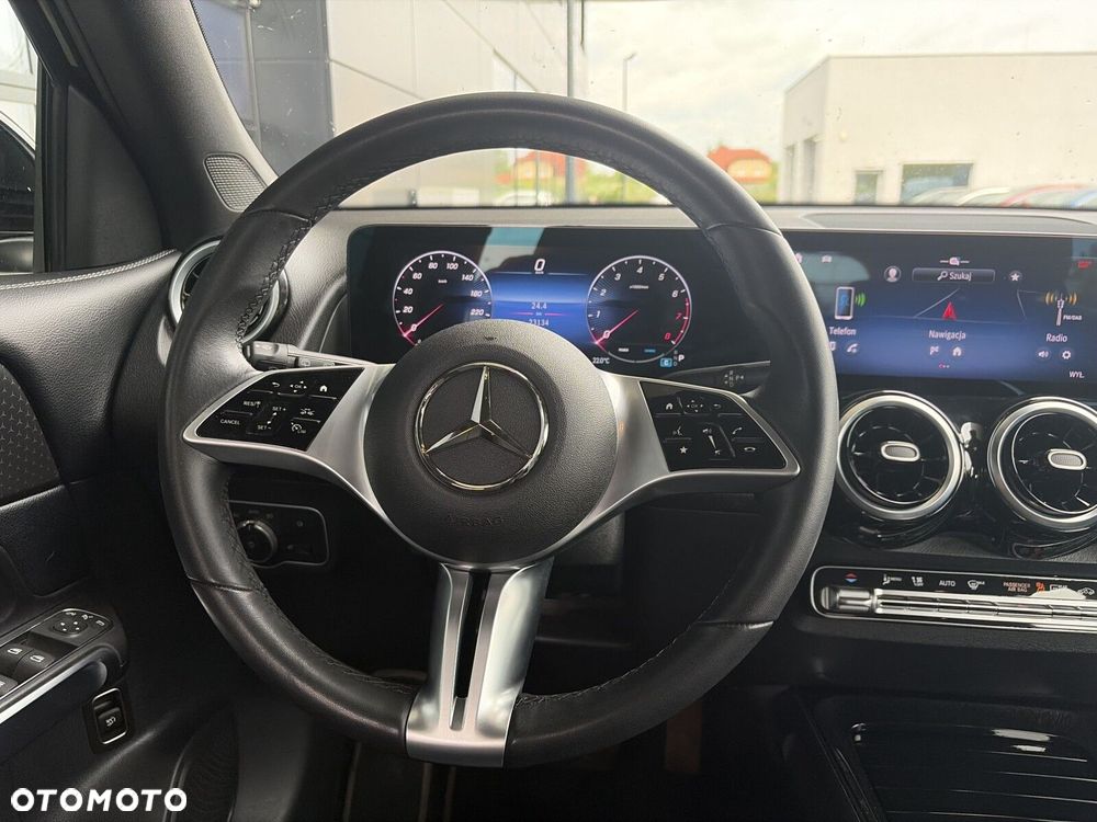 Mercedes-Benz GLB - 11