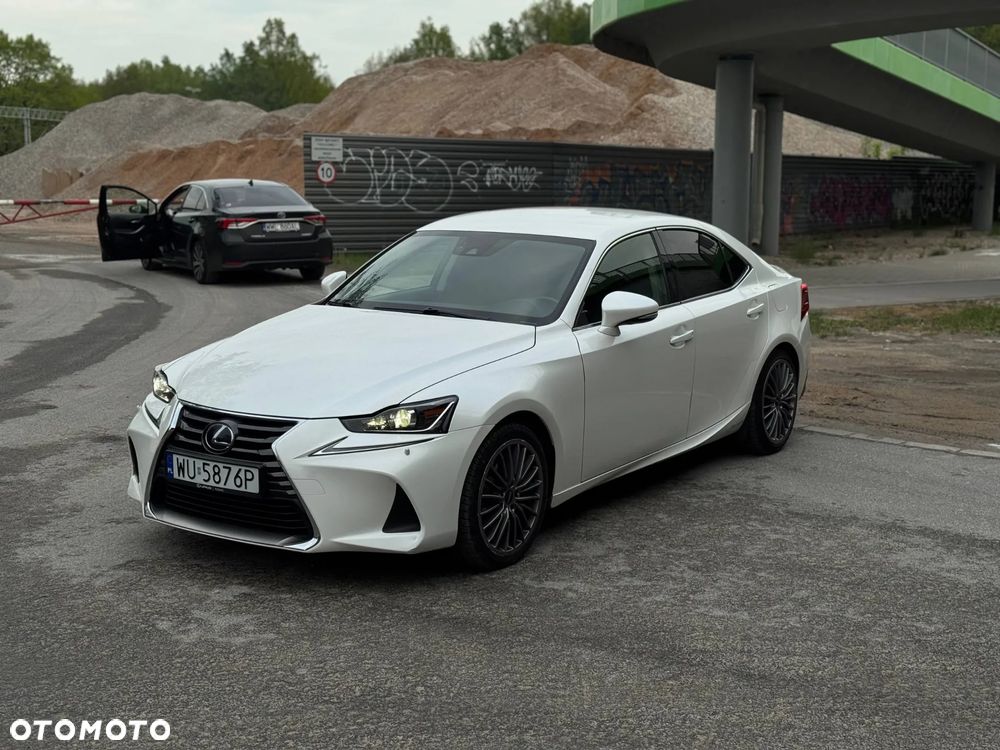 Lexus IS 300h Elegance - 11