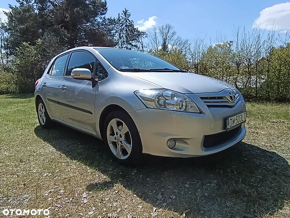 Toyota Auris 1.6 Premium - 1