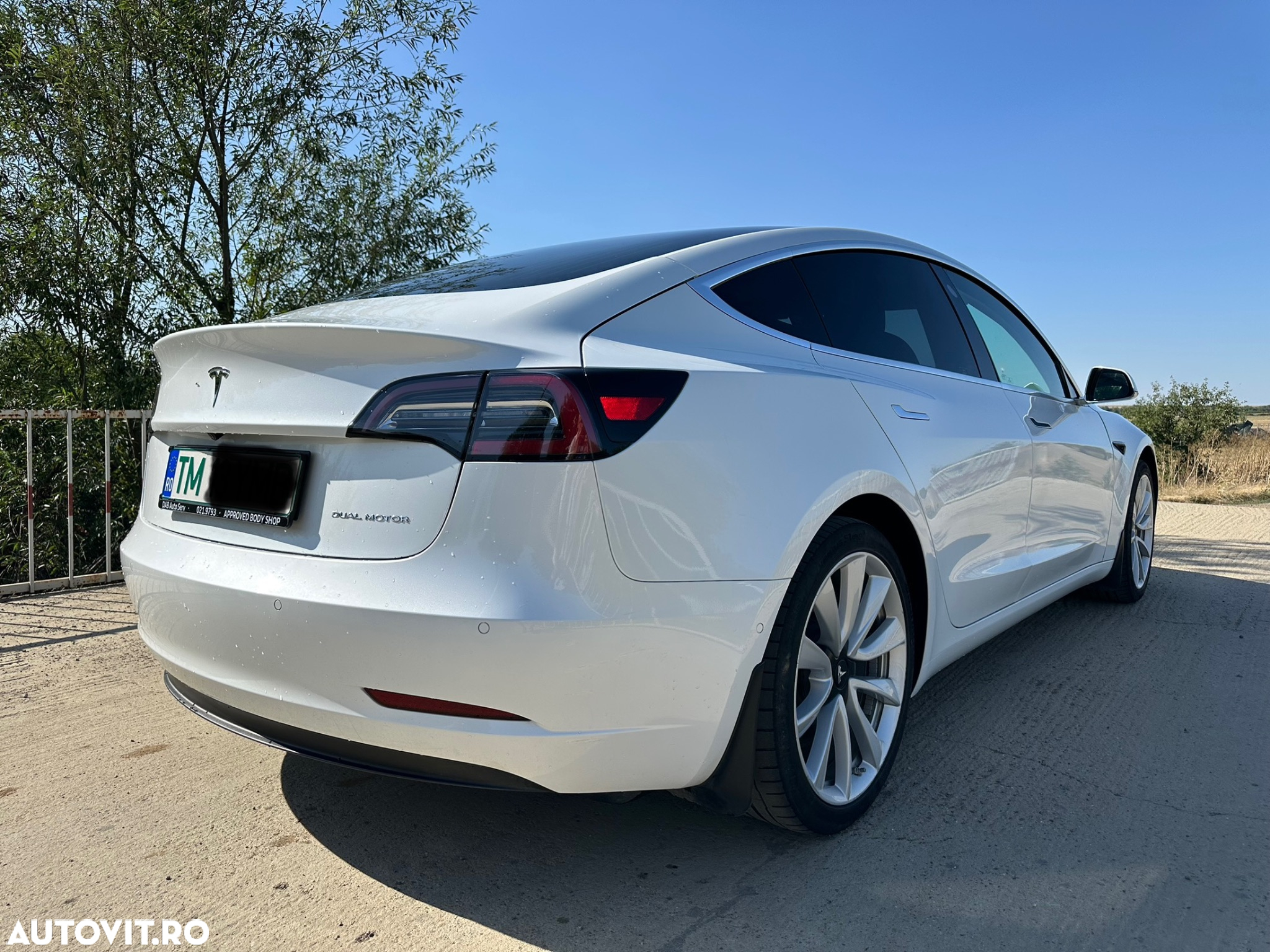 Tesla Model 3 Langstreckenbatterie Allradantrieb Dual Motor - 4