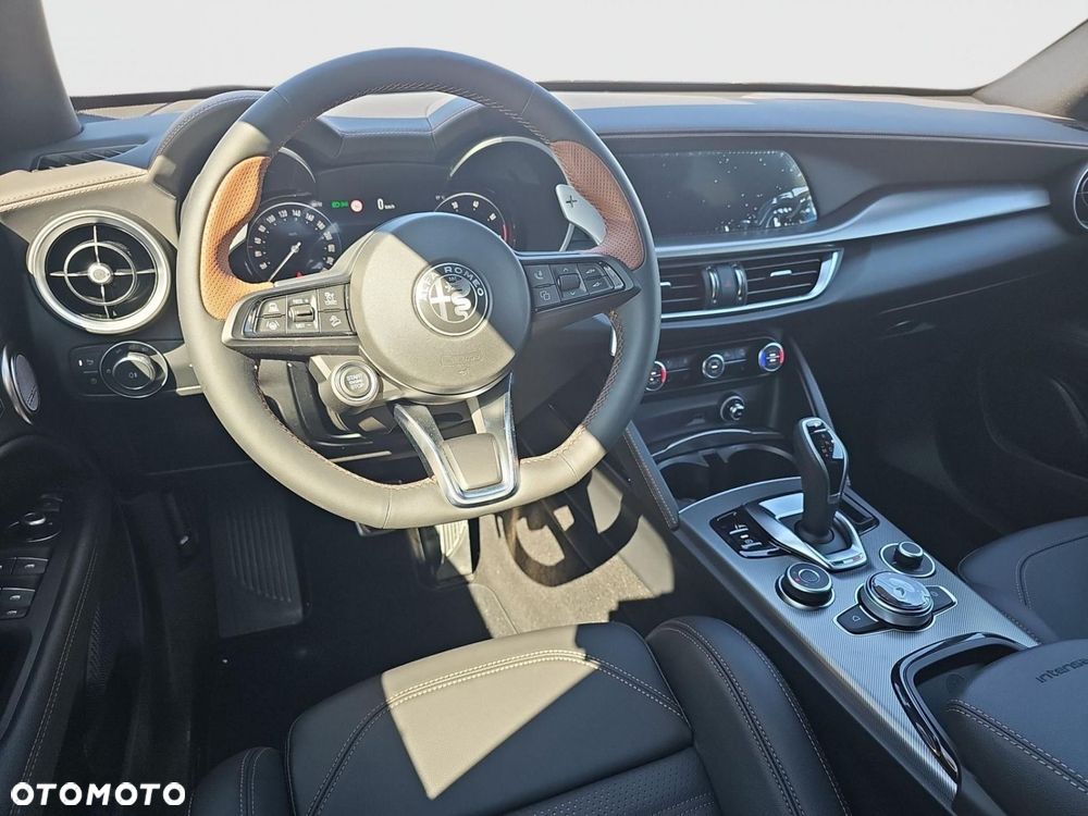 Alfa Romeo Stelvio 2.0 Turbo 16V AT8-Q4 Intensa - 11