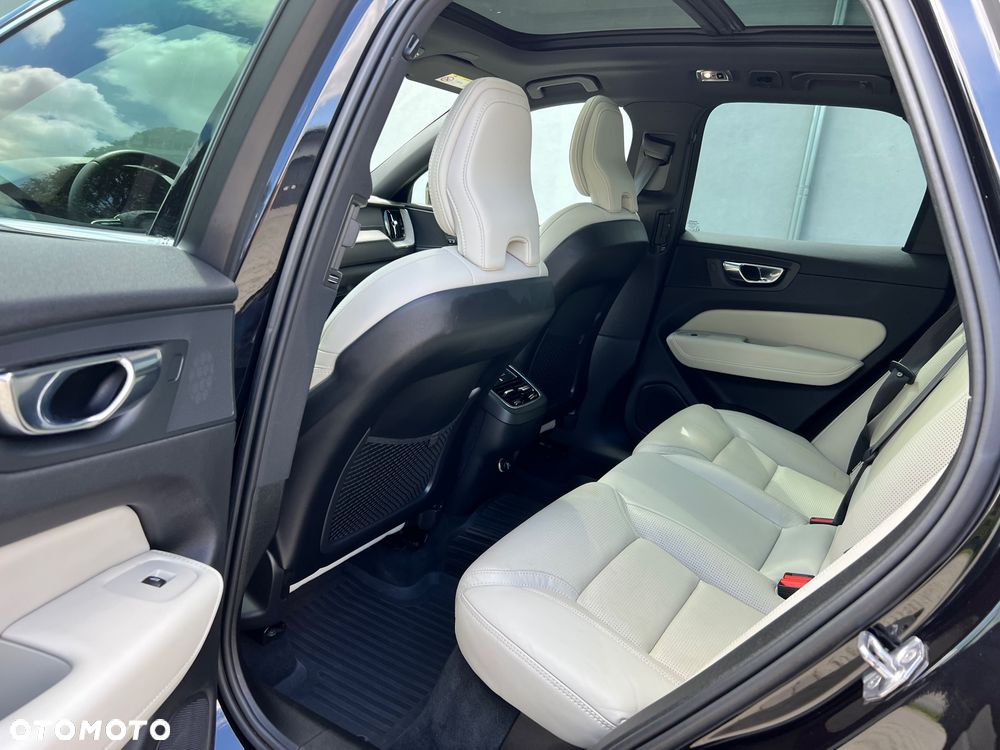 Volvo XC 60 B4 D AWD Geartronic Inscription - 32