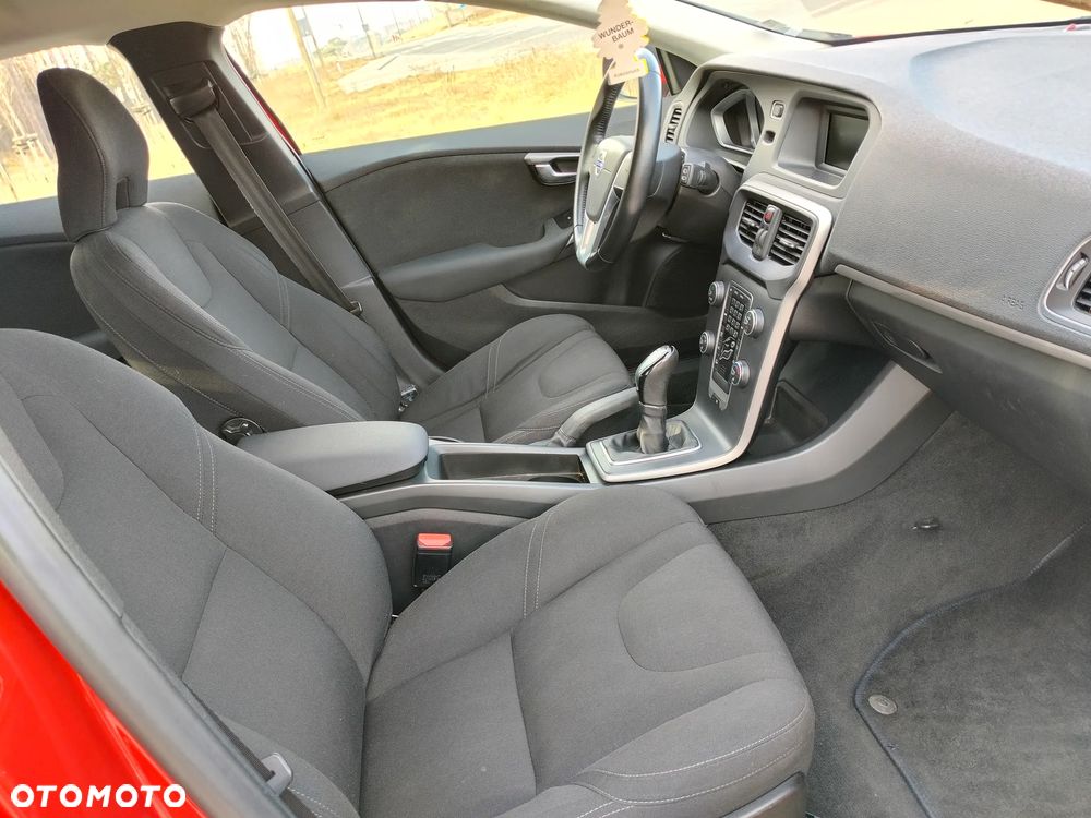 Volvo V40 D2 Momentum - 7