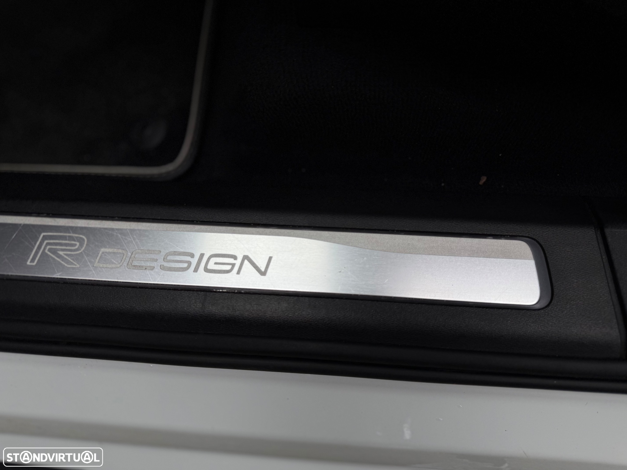 Volvo XC 90 2.0 B5 R-Design AWD - 40