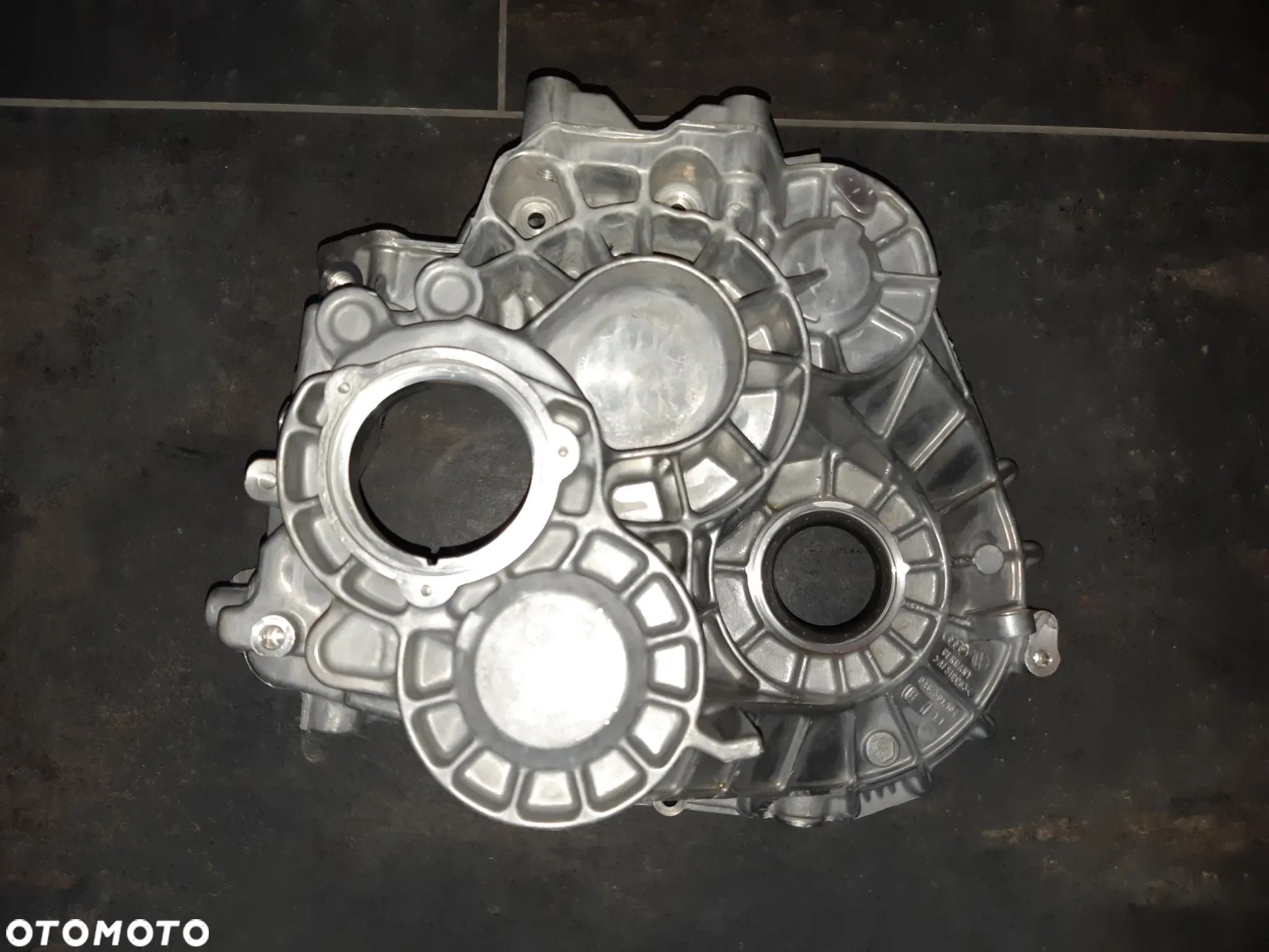 OBUDOWA SKRZYNI BIEGÓW VW Tiguan 2.0TDI 4X4 SBE 0A6301104H - 1