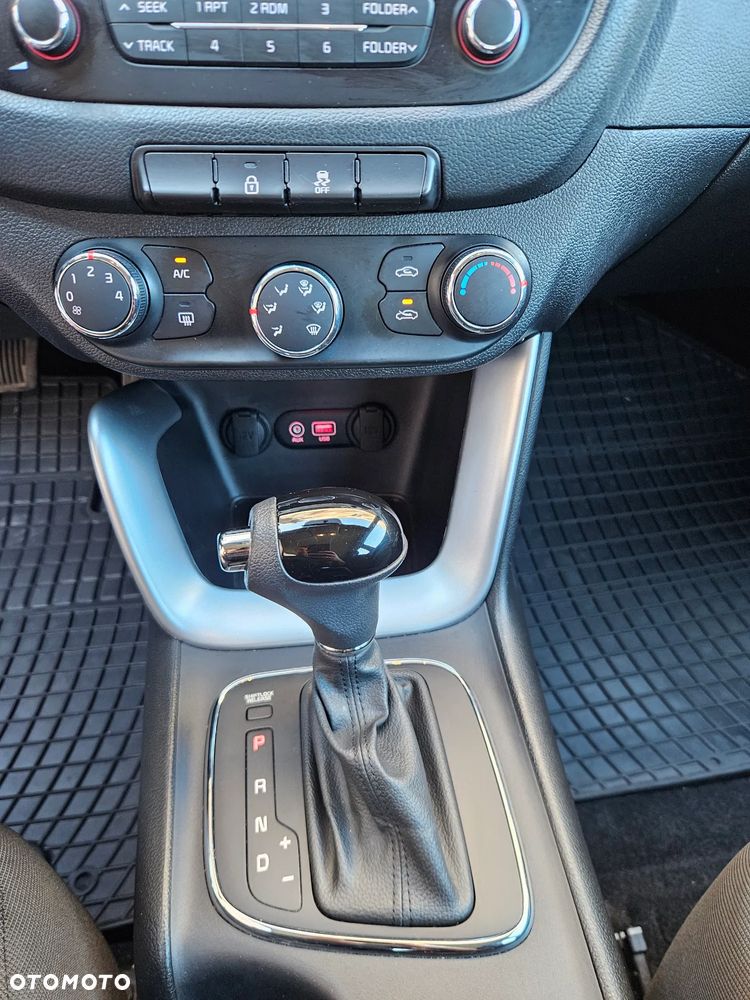 Kia Ceed 1.6 GDI M DCT - 9