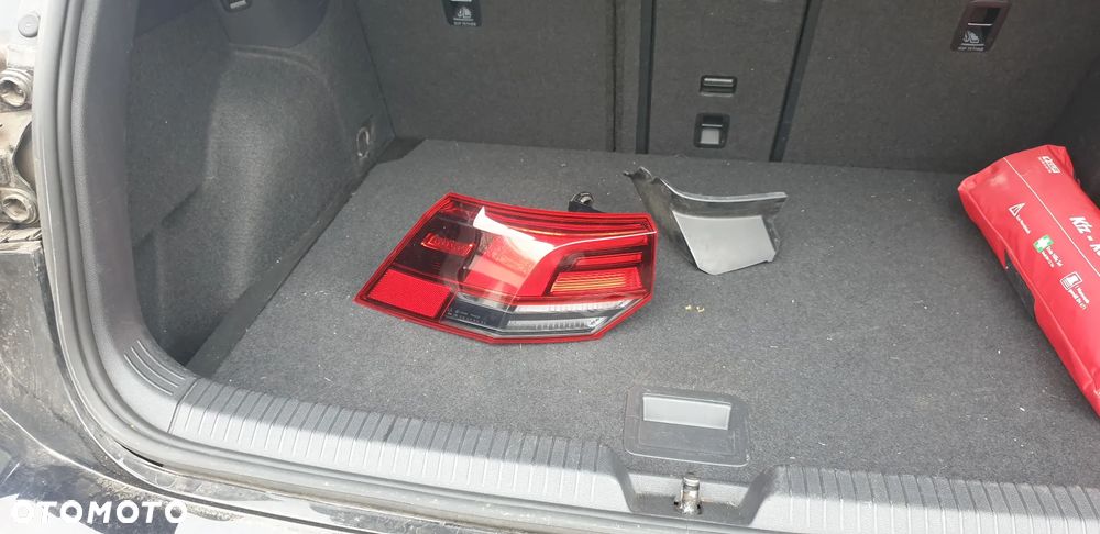 Volkswagen Golf 2.0 TSI OPF DSG Style - 29