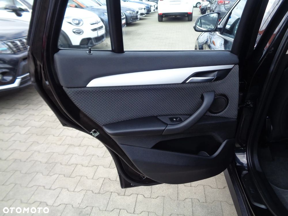BMW X1 sDrive18d Sport Line - 13