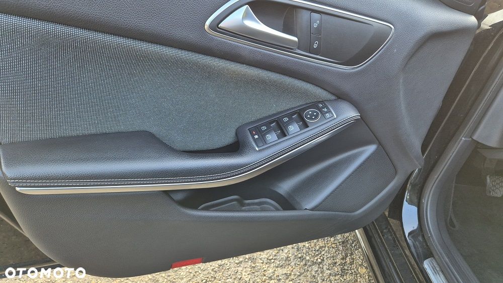 Mercedes-Benz Klasa A 180 (BlueEFFICIENCY) Urban - 15