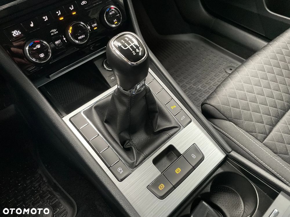 Skoda Superb 1.5 TSI Ambition - 16