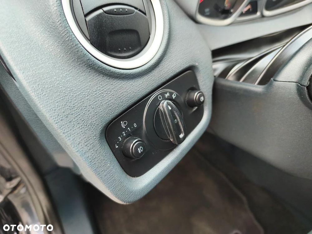 Ford Fiesta 1.25 Ghia - 17