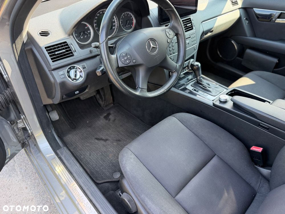 Mercedes-Benz Klasa C 200 (BlueEFFICIENCY) 7G-TRONIC Avantgarde - 23