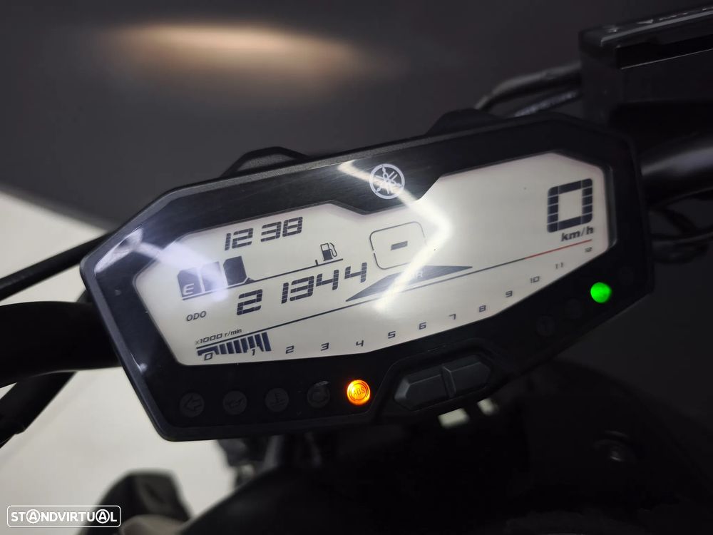 Yamaha MT-07 Night Fluo - 10