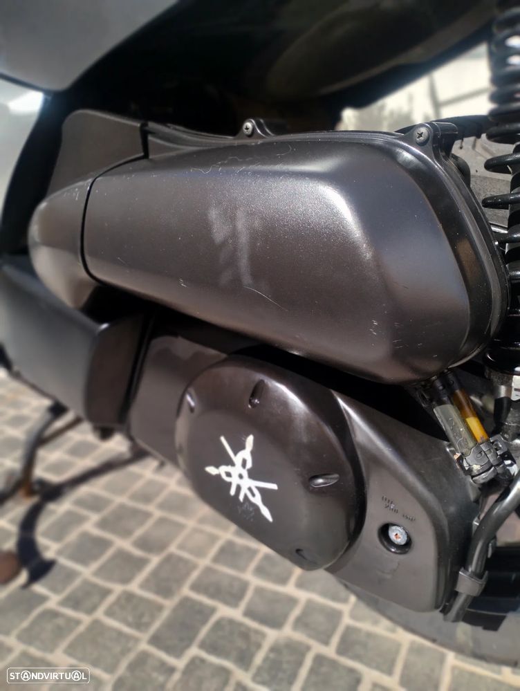 Yamaha X-Max - 26