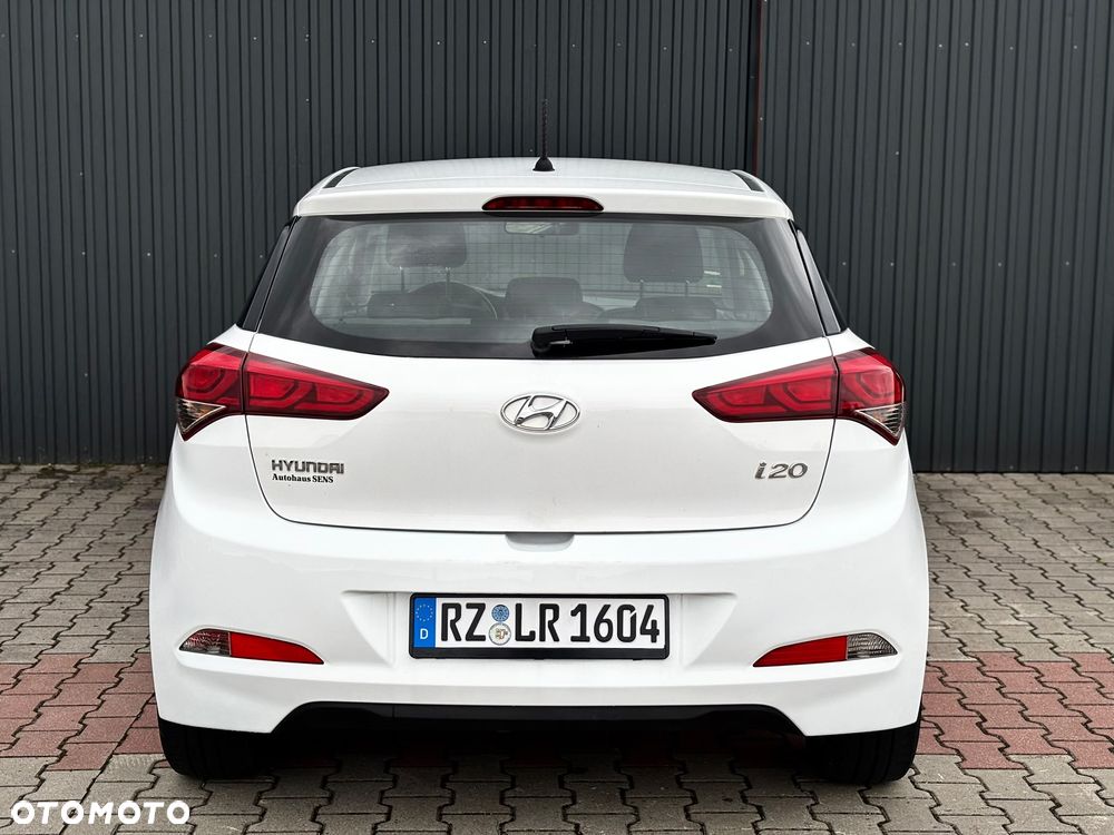 Hyundai i20 blue 1.2 Classic - 8