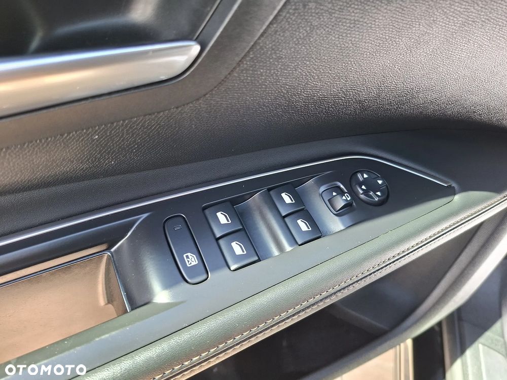 Peugeot 5008 - 10