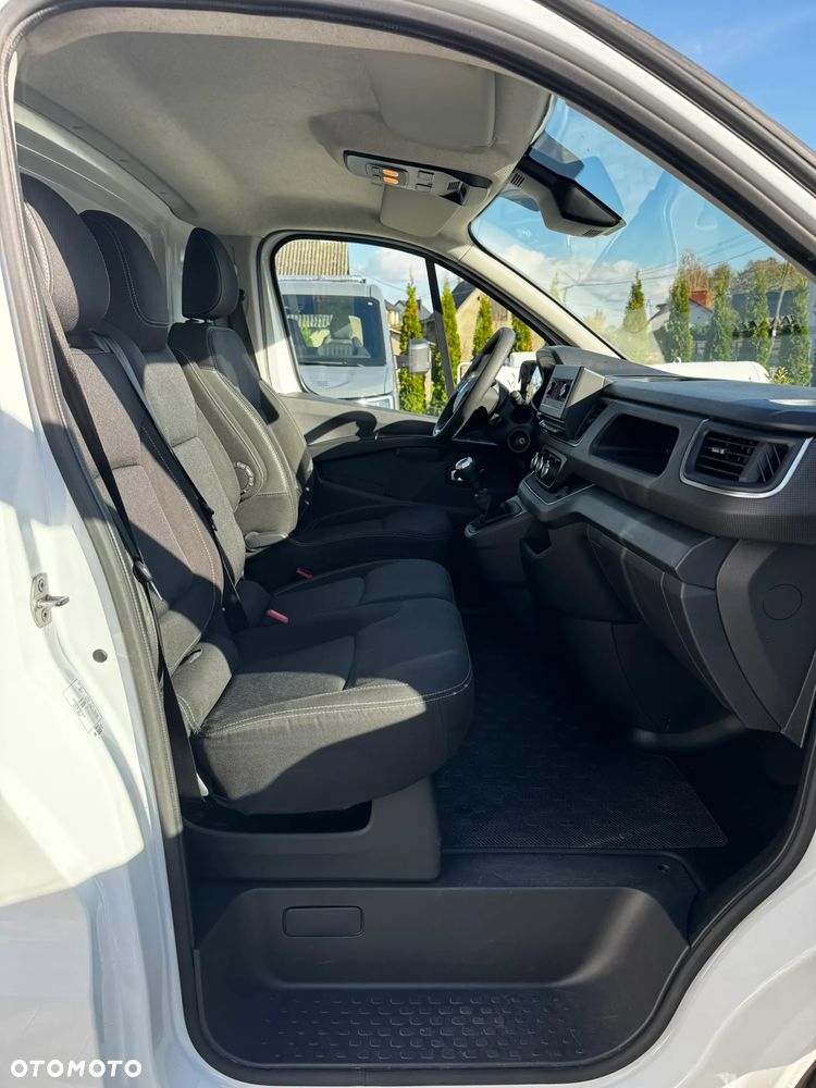 Renault Trafic - 16